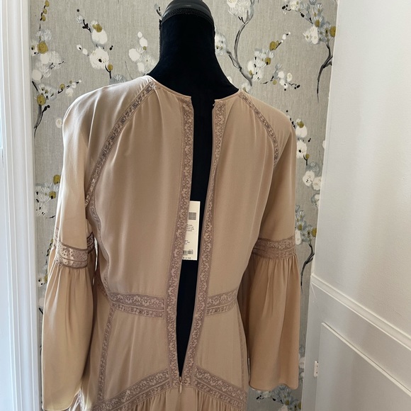 Women’s Burberry Silk Tan Long Sleeve Gown SZ: 10 - Picture 8 of 15
